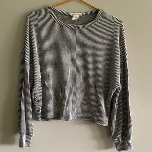 Black & White Long Sleeve Crop Top